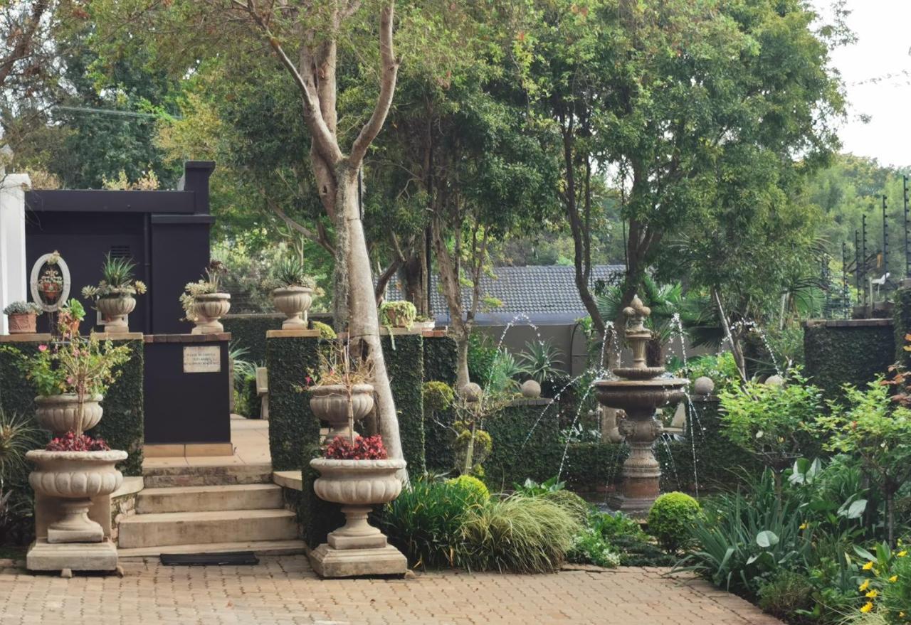 At 98 On Lynburn Guest House Pretoria-Noord Dış mekan fotoğraf
