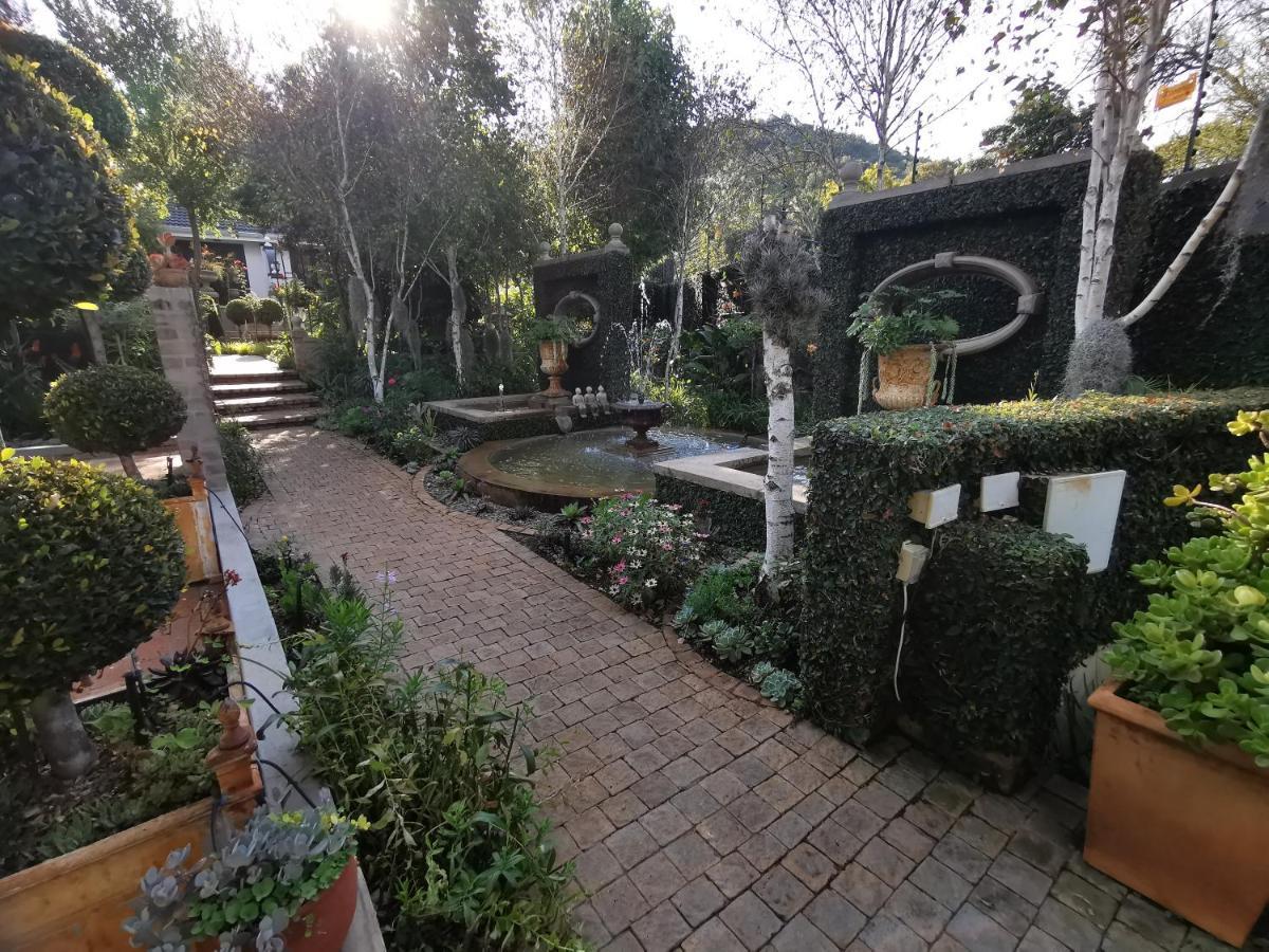 At 98 On Lynburn Guest House Pretoria-Noord Dış mekan fotoğraf
