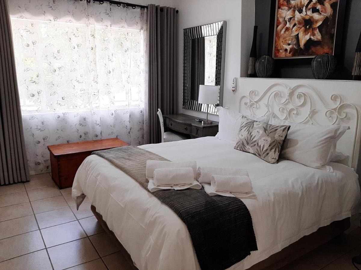 At 98 On Lynburn Guest House Pretoria-Noord Dış mekan fotoğraf
