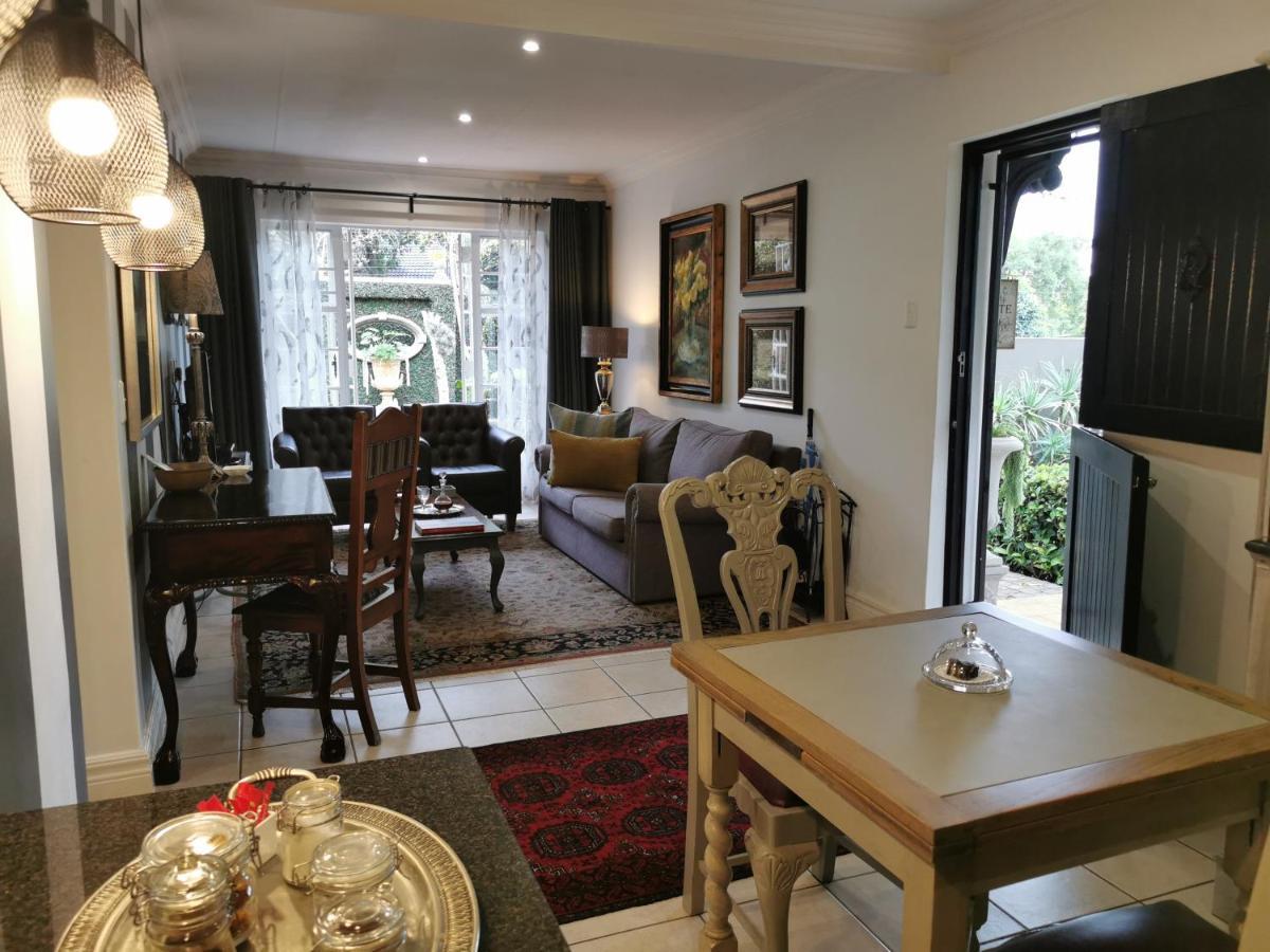At 98 On Lynburn Guest House Pretoria-Noord Dış mekan fotoğraf