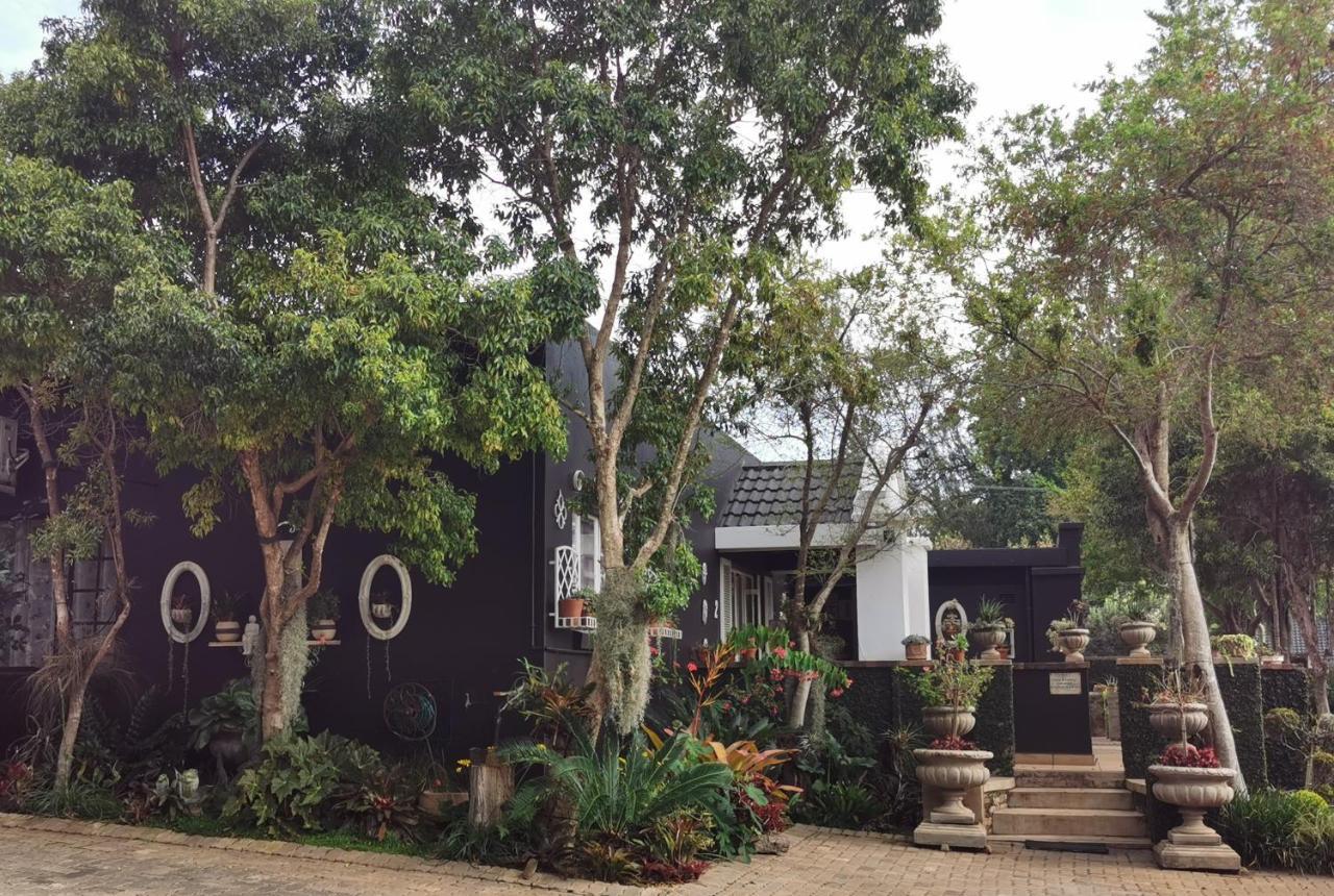 At 98 On Lynburn Guest House Pretoria-Noord Dış mekan fotoğraf