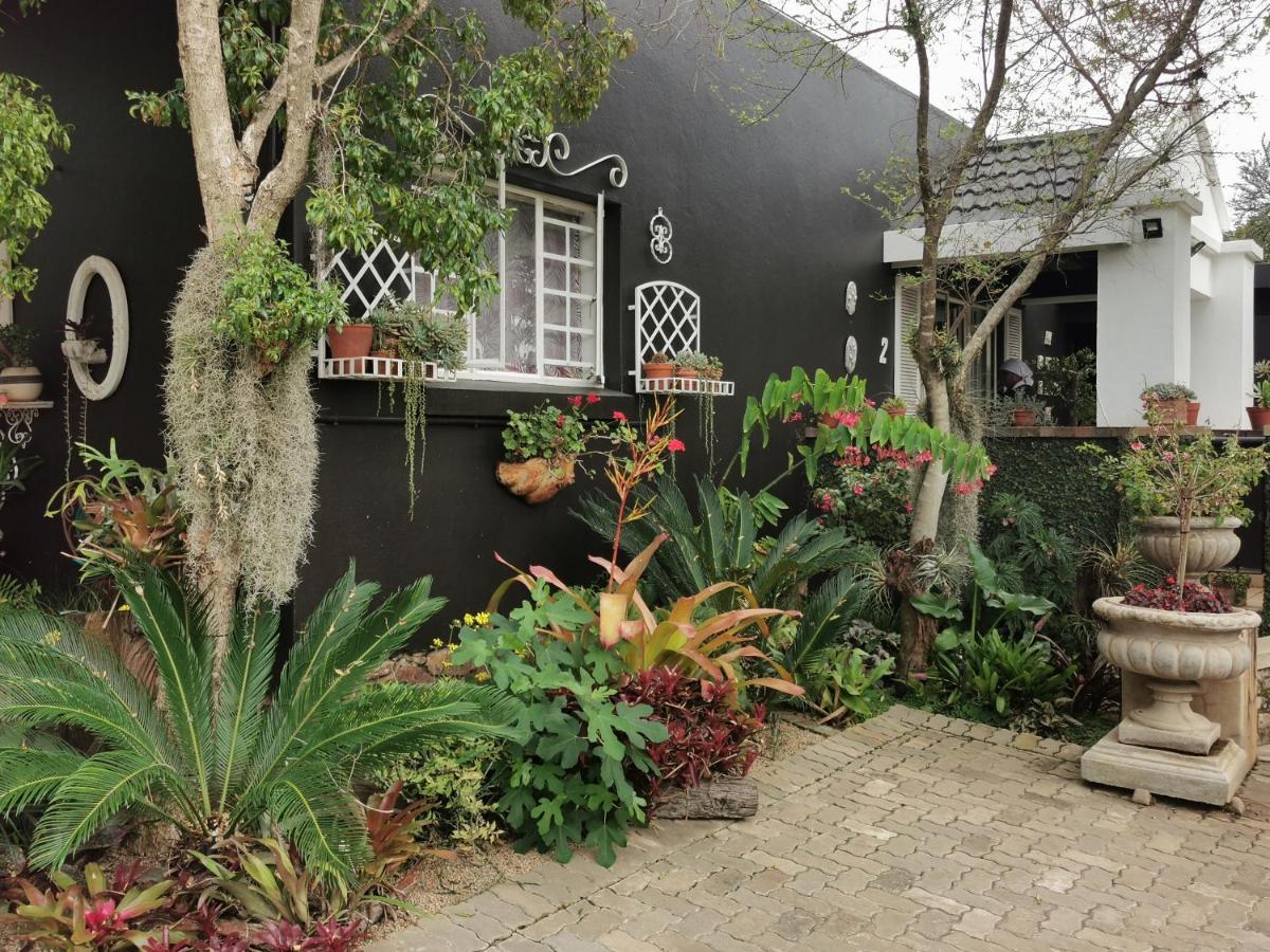 At 98 On Lynburn Guest House Pretoria-Noord Dış mekan fotoğraf