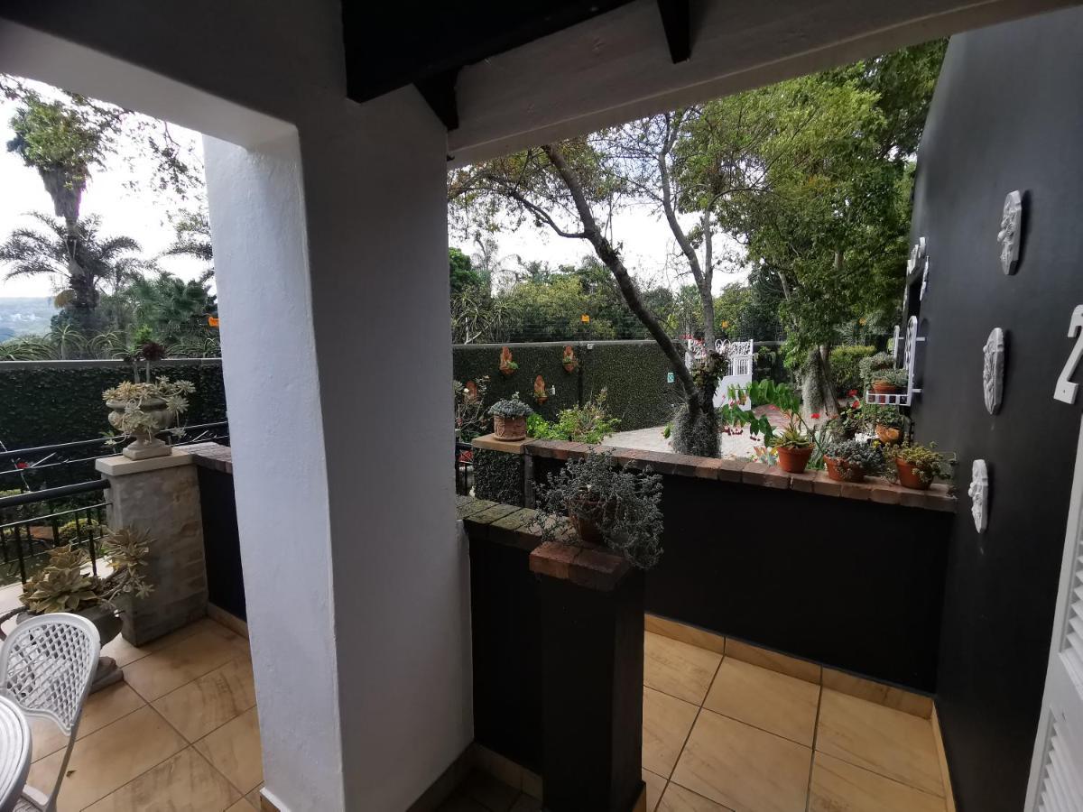 At 98 On Lynburn Guest House Pretoria-Noord Dış mekan fotoğraf