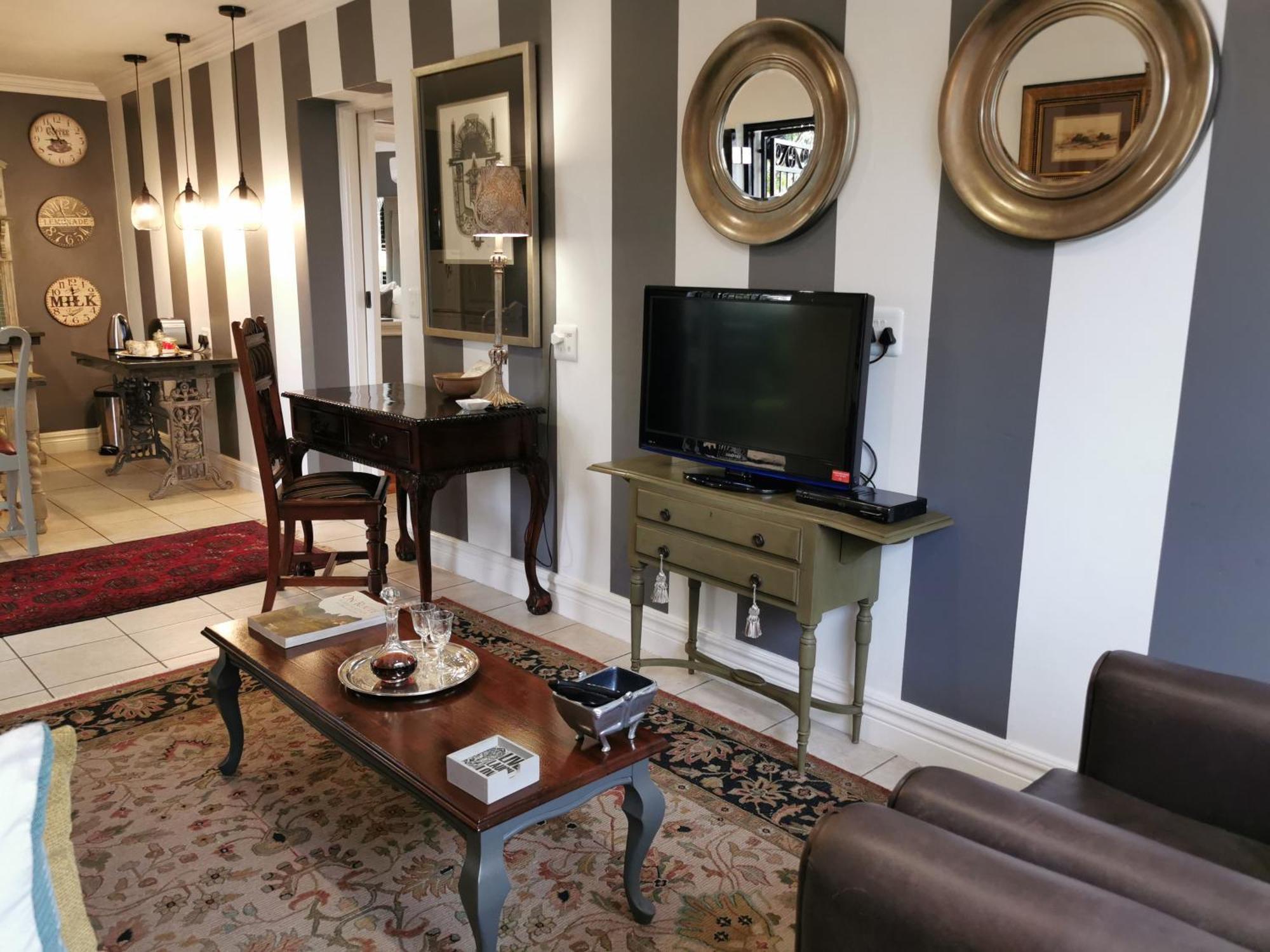 At 98 On Lynburn Guest House Pretoria-Noord Oda fotoğraf