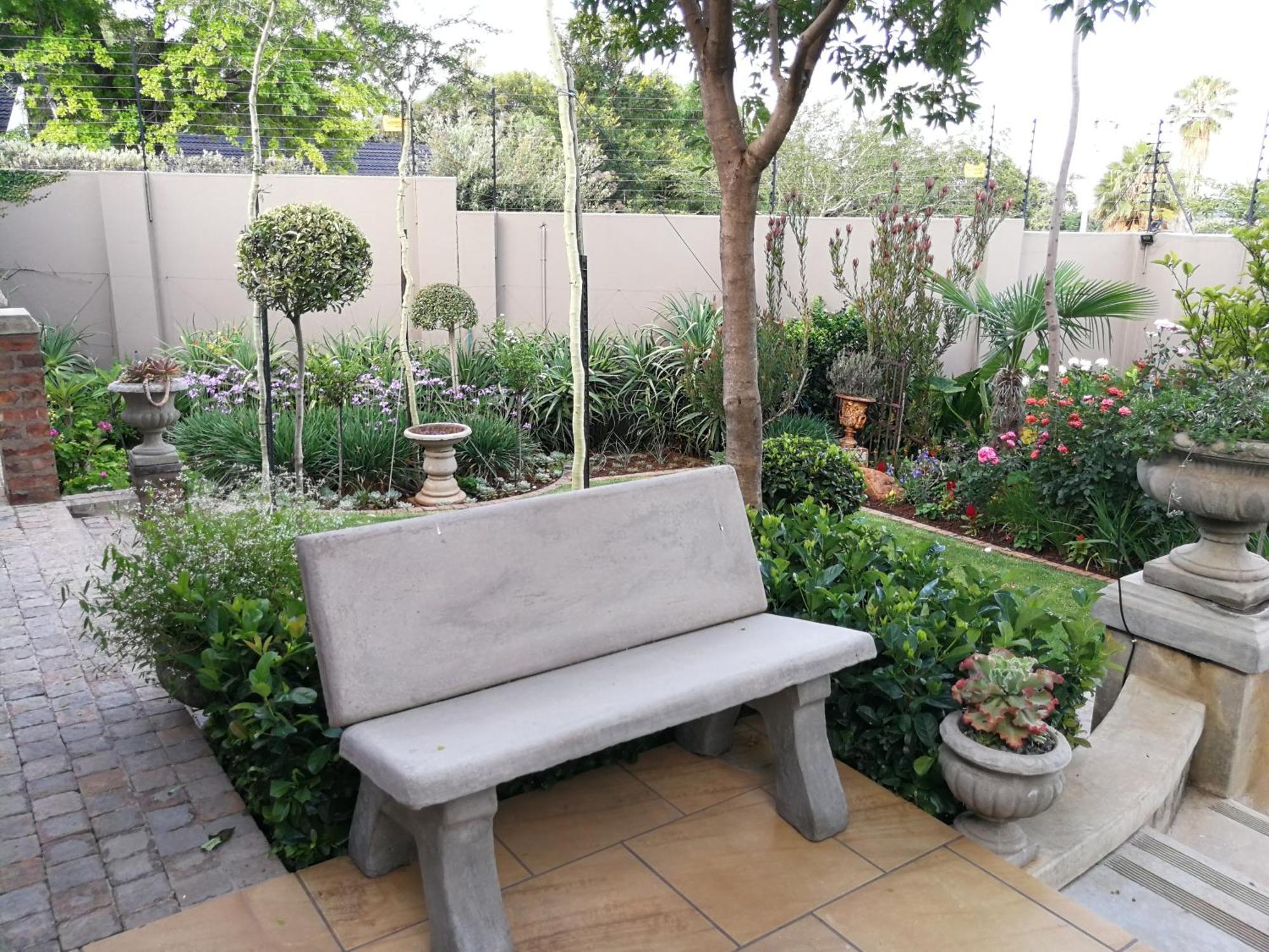 At 98 On Lynburn Guest House Pretoria-Noord Oda fotoğraf