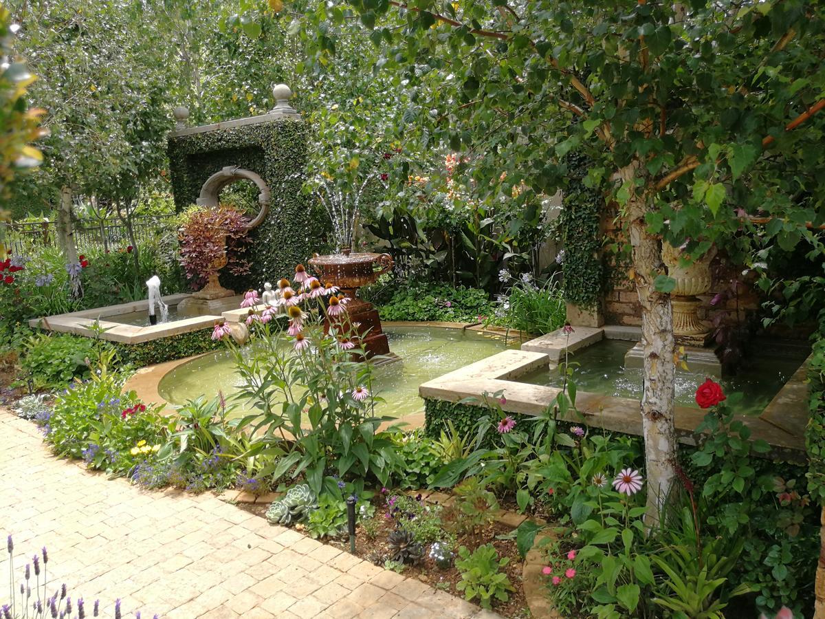 At 98 On Lynburn Guest House Pretoria-Noord Dış mekan fotoğraf