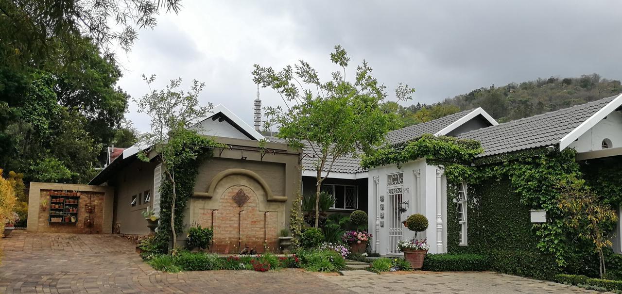 At 98 On Lynburn Guest House Pretoria-Noord Dış mekan fotoğraf
