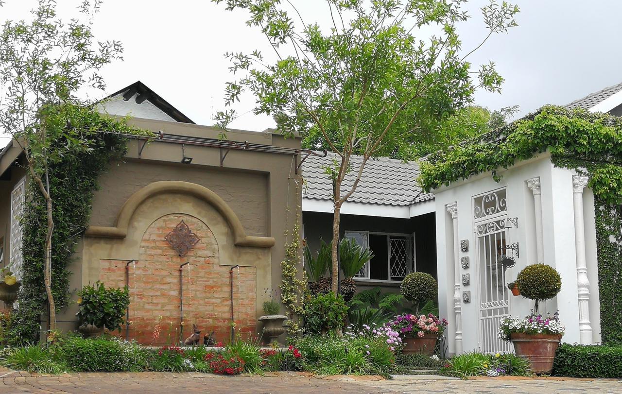 At 98 On Lynburn Guest House Pretoria-Noord Dış mekan fotoğraf